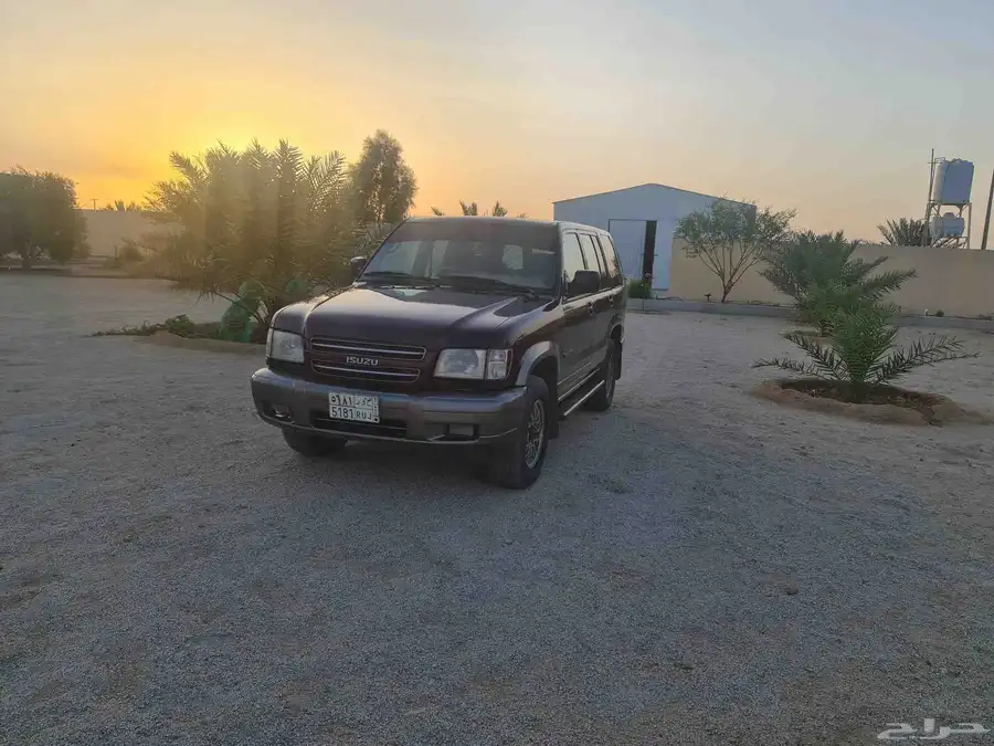 جيب ايسوزو تروبر 2003 1