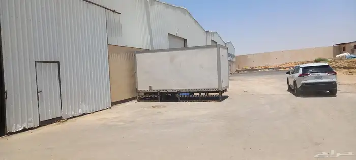 ثلاجة ديناء مستخدم نظيف بدون مكيف 0