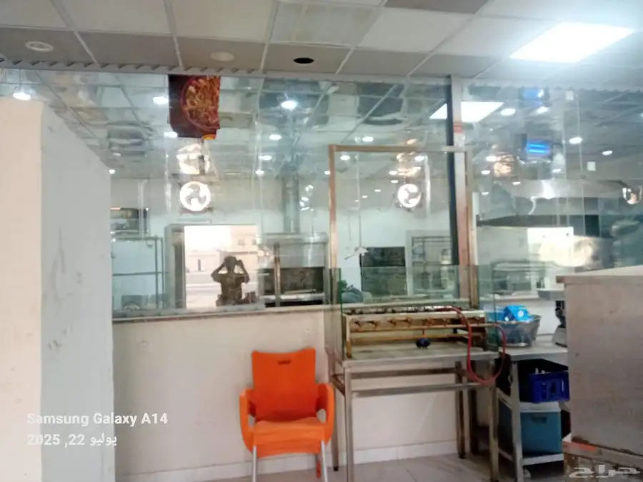 مطعم لتقبيل او الشركه بس مطعم مكتمل جميع أغراضه 3