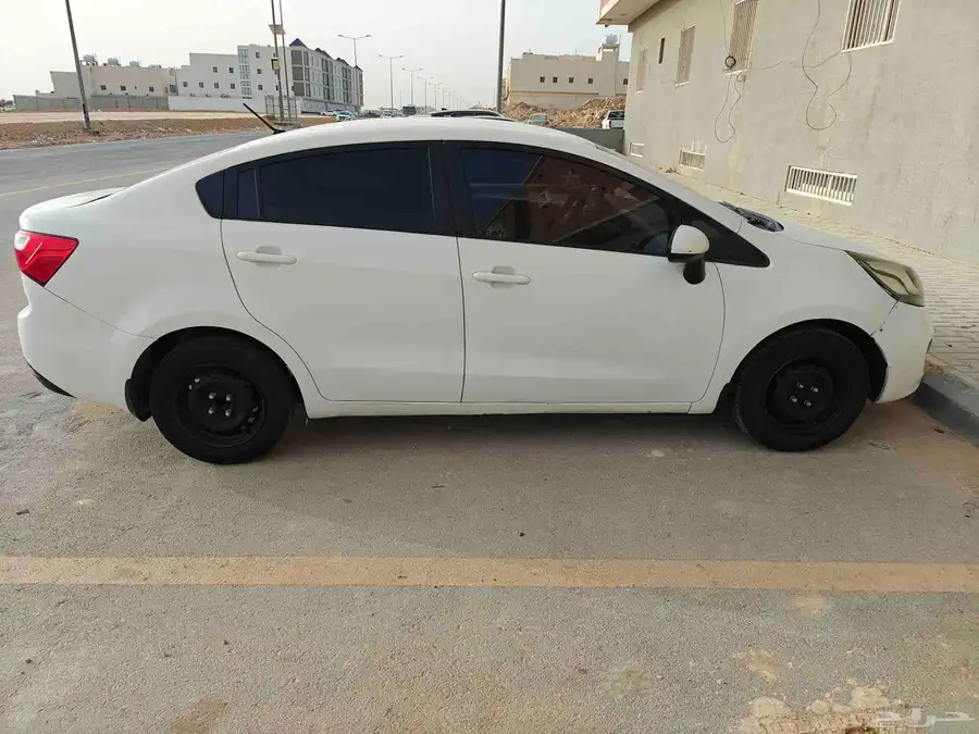 كيا ريو 2015 نظيفة جدا لا تحتاج اى صيانة 1