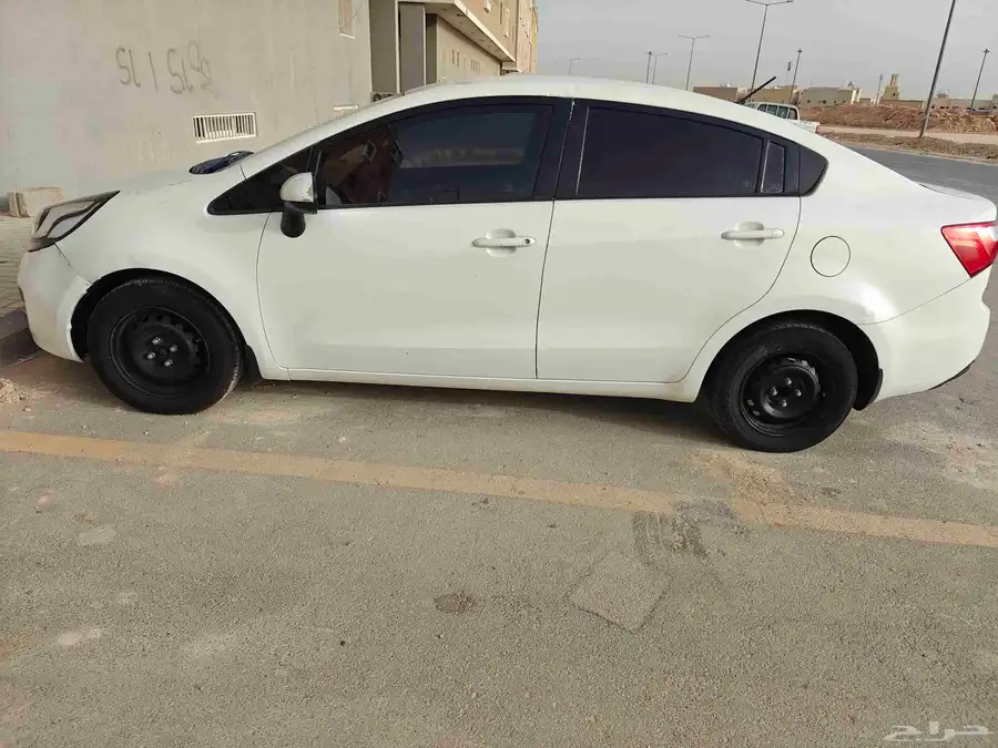 كيا ريو 2015 نظيفة جدا لا تحتاج اى صيانة 2