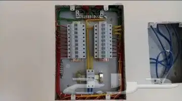 كهربائي الخرج 0