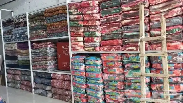 سرير حديد ومراتب وبطانيات دولايب 37