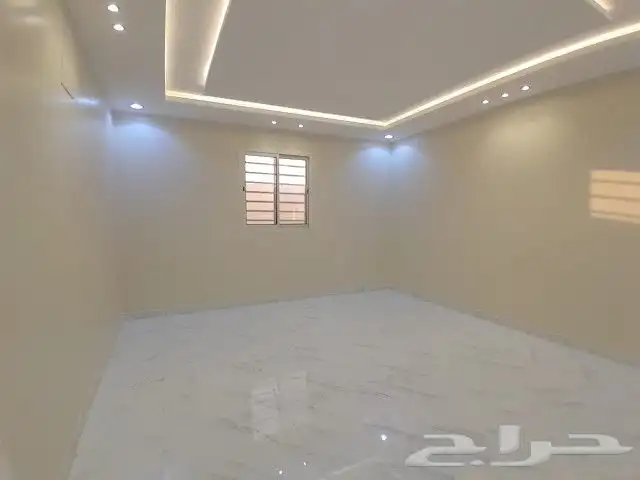 للبيع روف علوى مع ملحق مدخل مستقل620 ألف خلف مستشفى الألماني 18