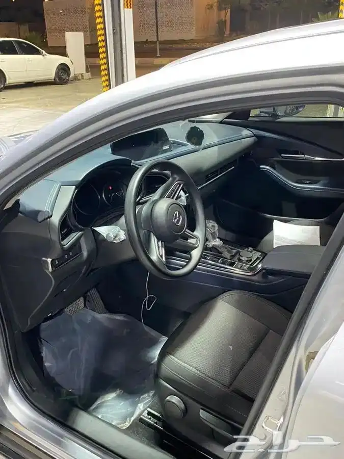السيارة   مازدا  -  CX30  الموديل   2023 9