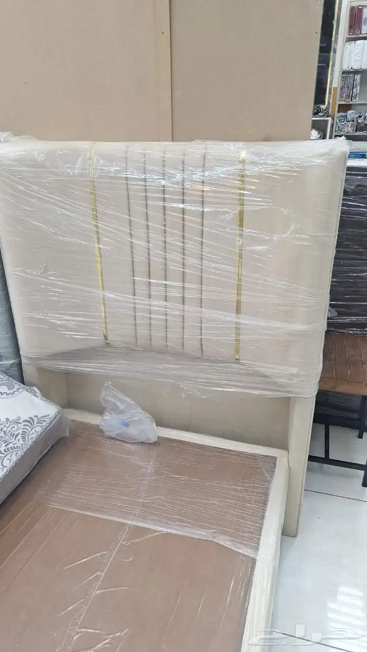 سرير نفر ونص نفر واحد بردو موجوده رقم واتساب 0