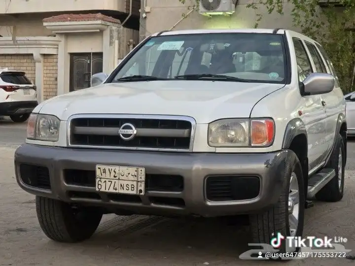 للبيع نيسان باثفندر 11
