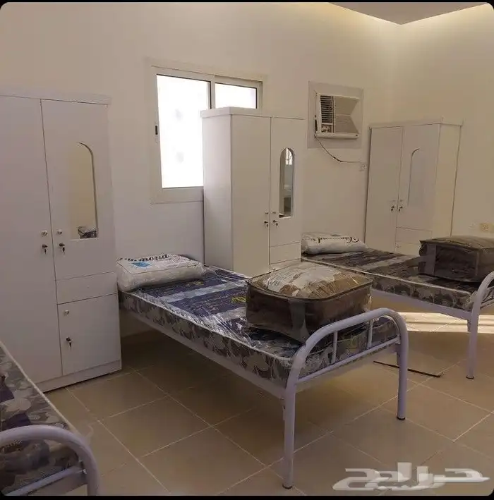 سرير حديد ومراتب وبطانيات دولايب 7