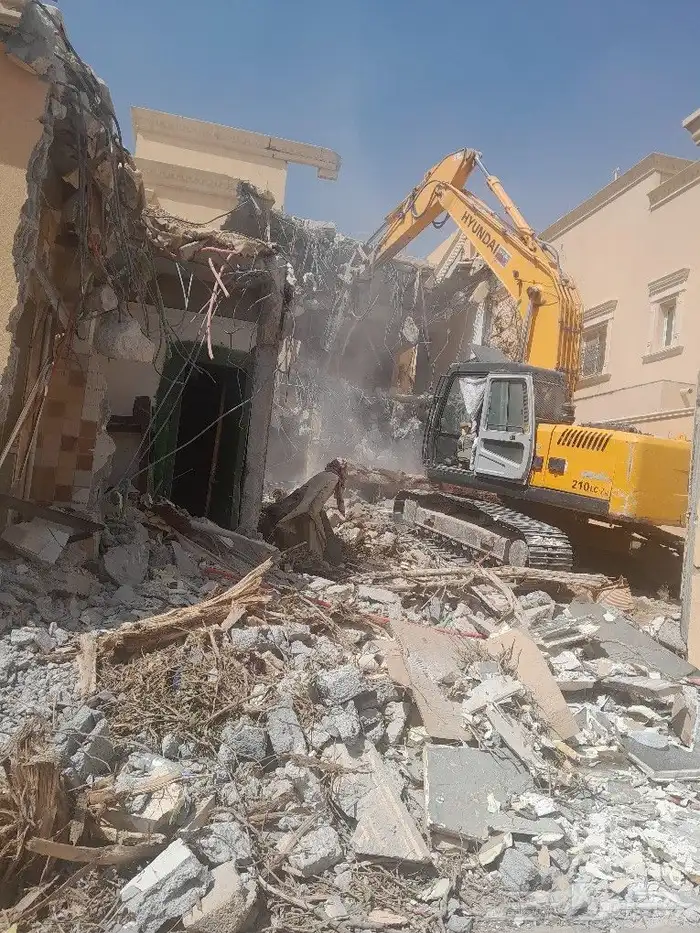 هدم مباني وحفر اراضي 1