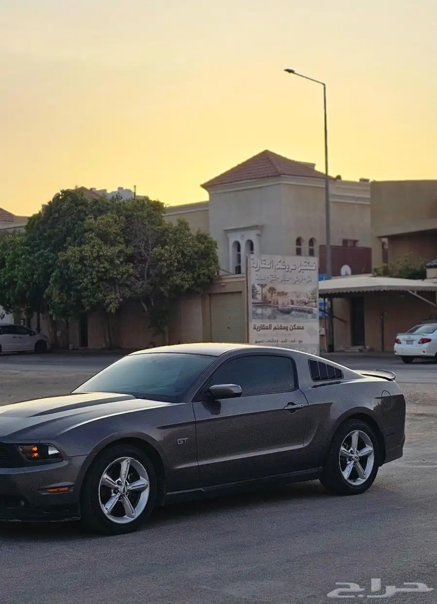 2010 Ford Mustang V8 7