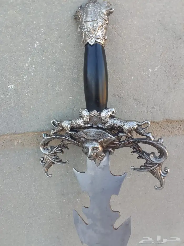 سيف للبيع اثري ونظيف 0