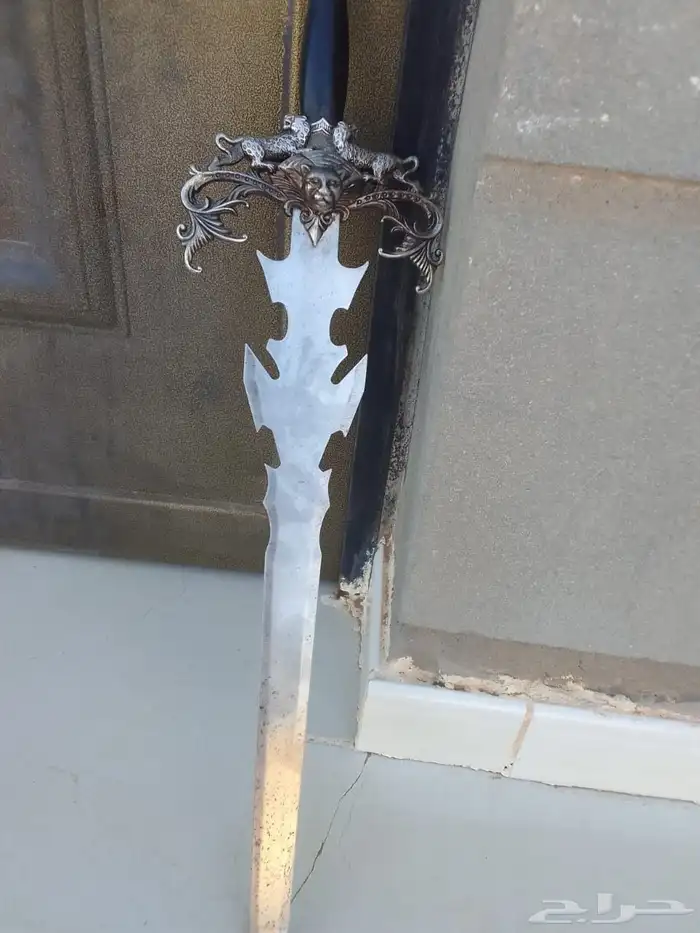 سيف للبيع اثري ونظيف 1