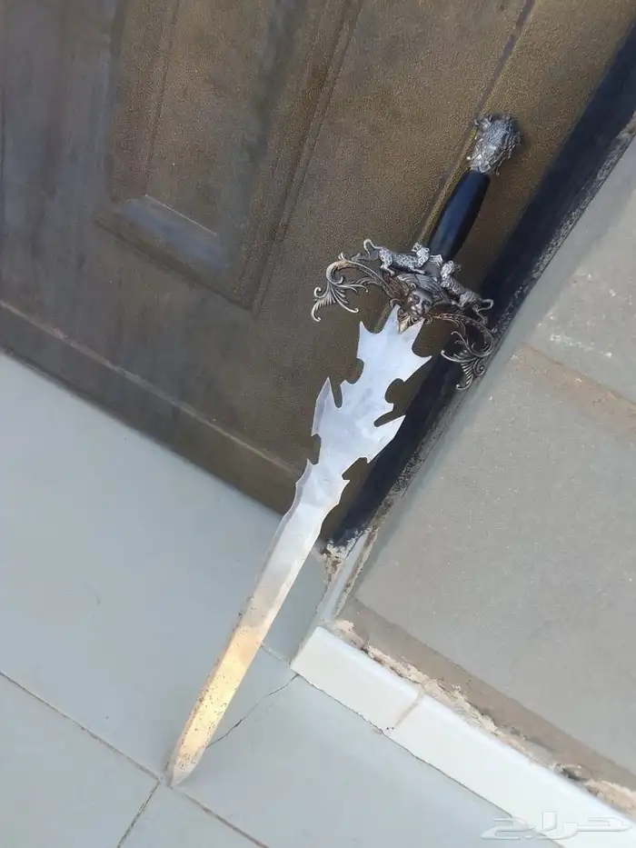 سيف للبيع اثري ونظيف 2