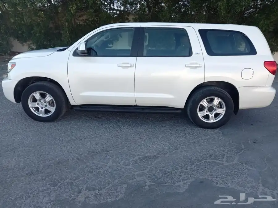 2014 Toyota سكويا 0