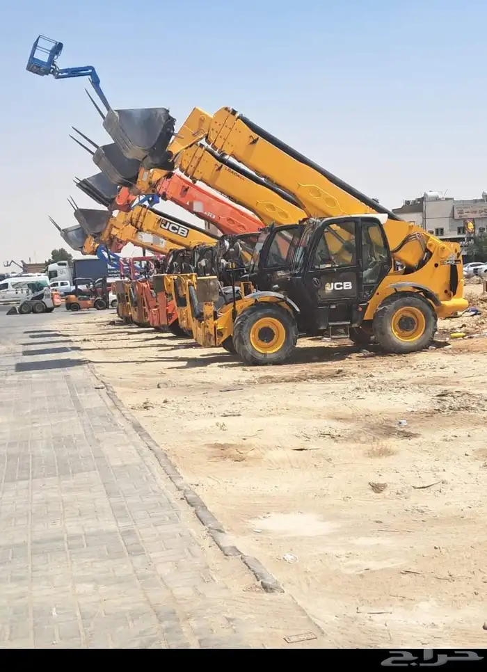 لتأجير الرافعة الشوكيه والاكرينات وسيزر لفت بجميع انواعها 1