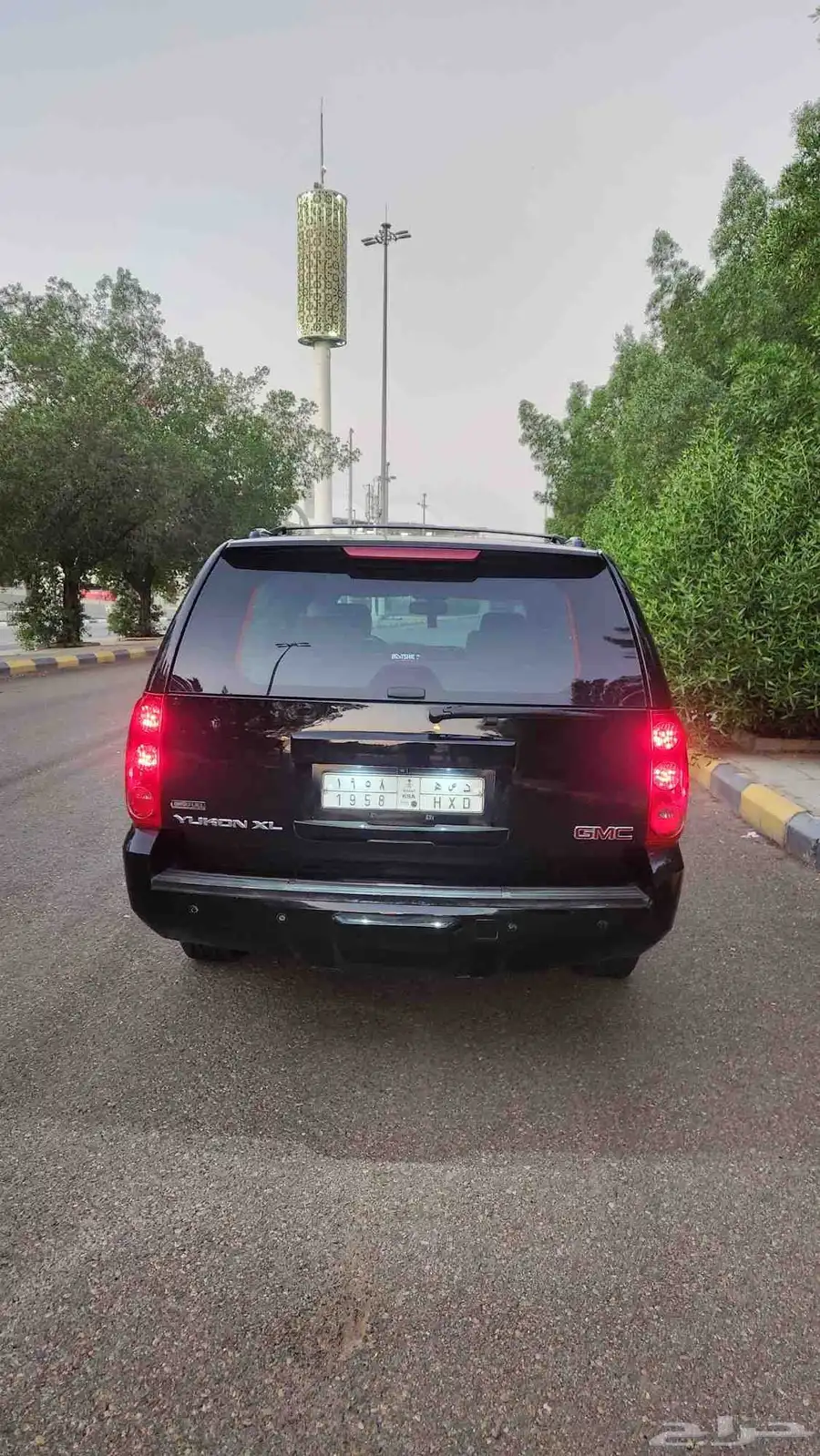 جمس يوكن xl طويل مخزن 2010 اسود 11