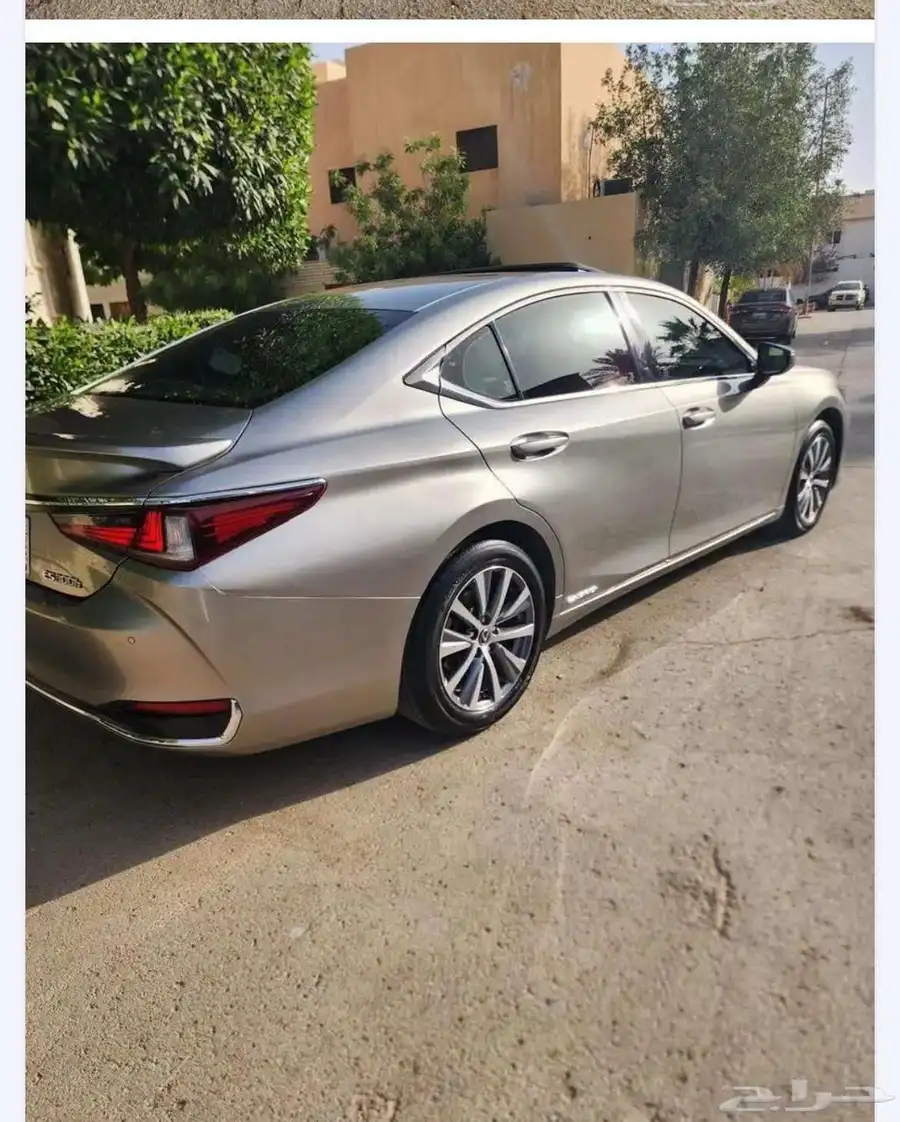 ES300h للبيع سيارة لكزس موديل 2019 طراز 0