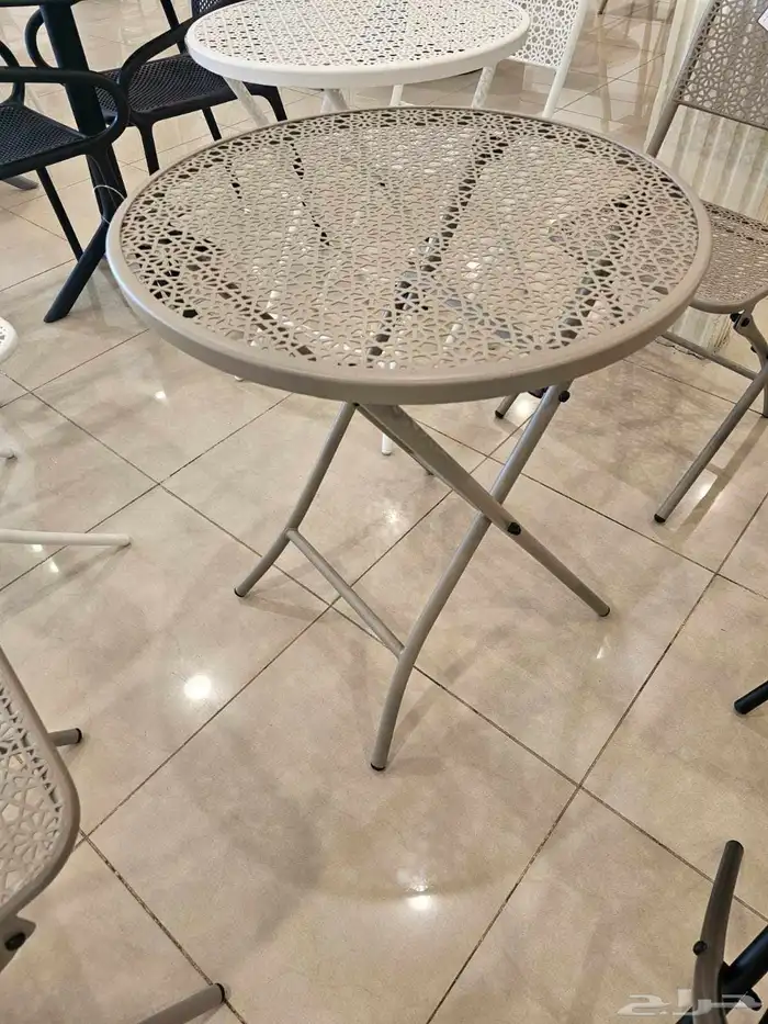 طاولات خارجية 7