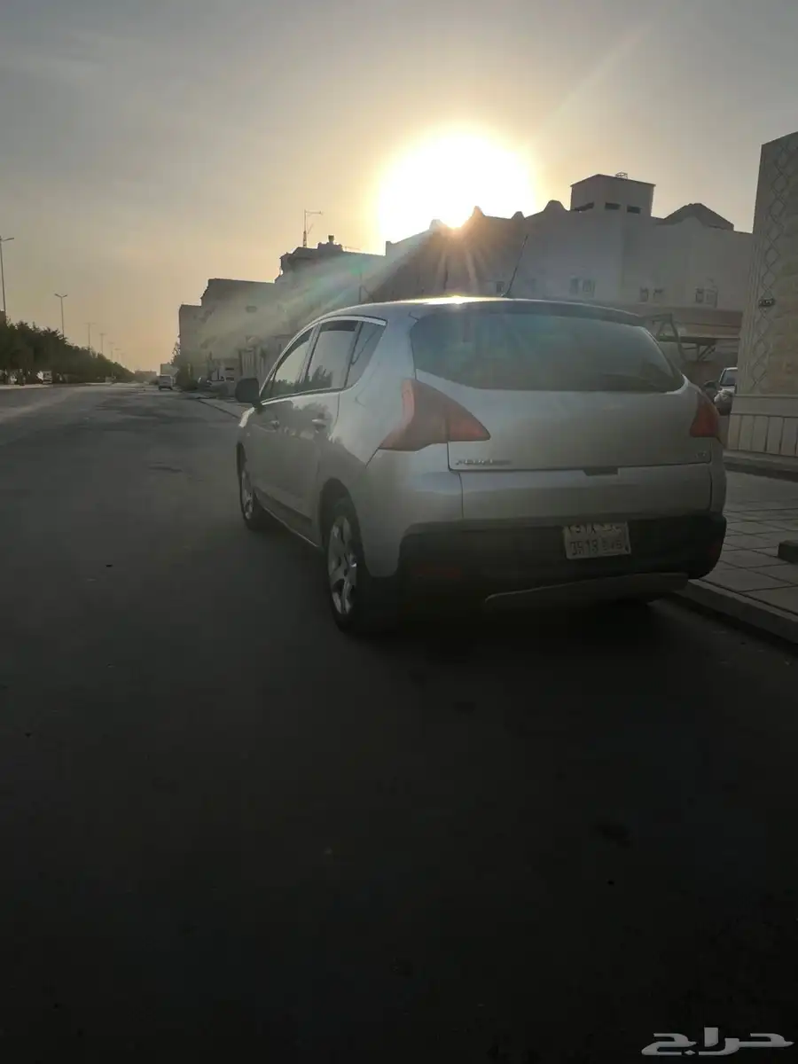 للبيع بيجو الموديل 2013 2