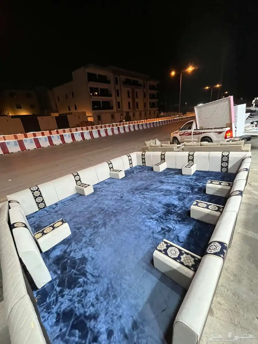 كنب مجالس  اثاث ومفروشات  طاولات طعام وخدمة  غرف نوم  مطابخ 48