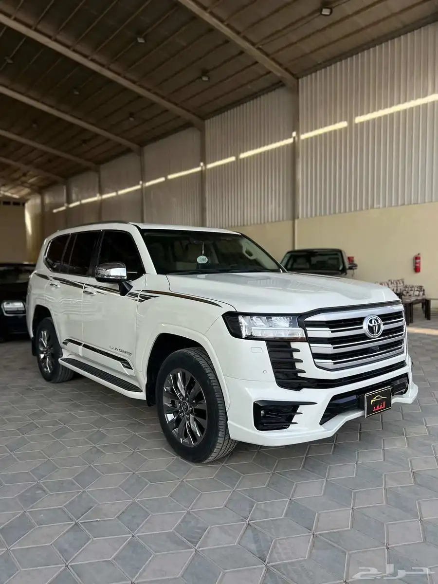 لاندكروزر - جي اكس ار - 2022 - L3 - عداد 39 الف 2