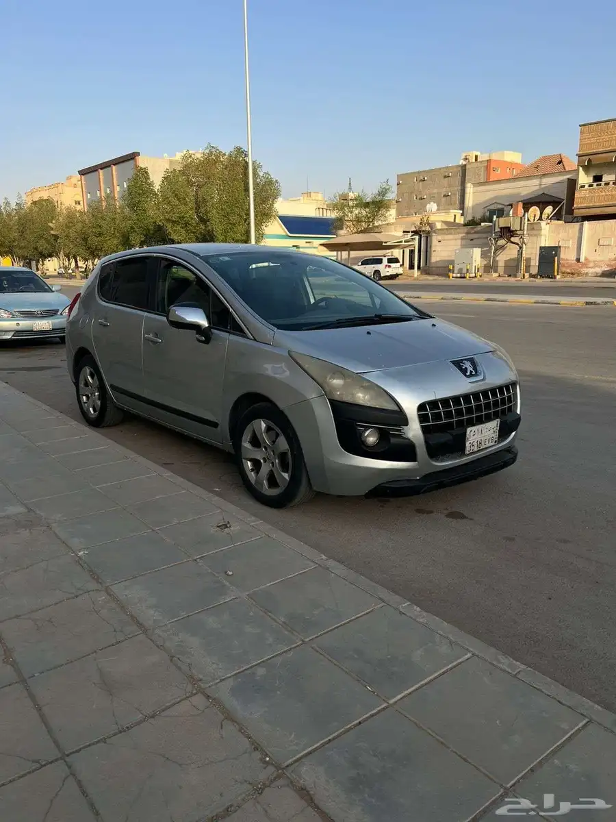 للبيع بيجو الموديل 2013 0