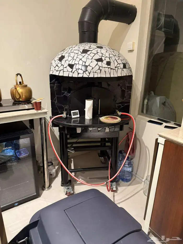 افران بيتزا نابولي الإيطالي وبأسعار منافسة 5