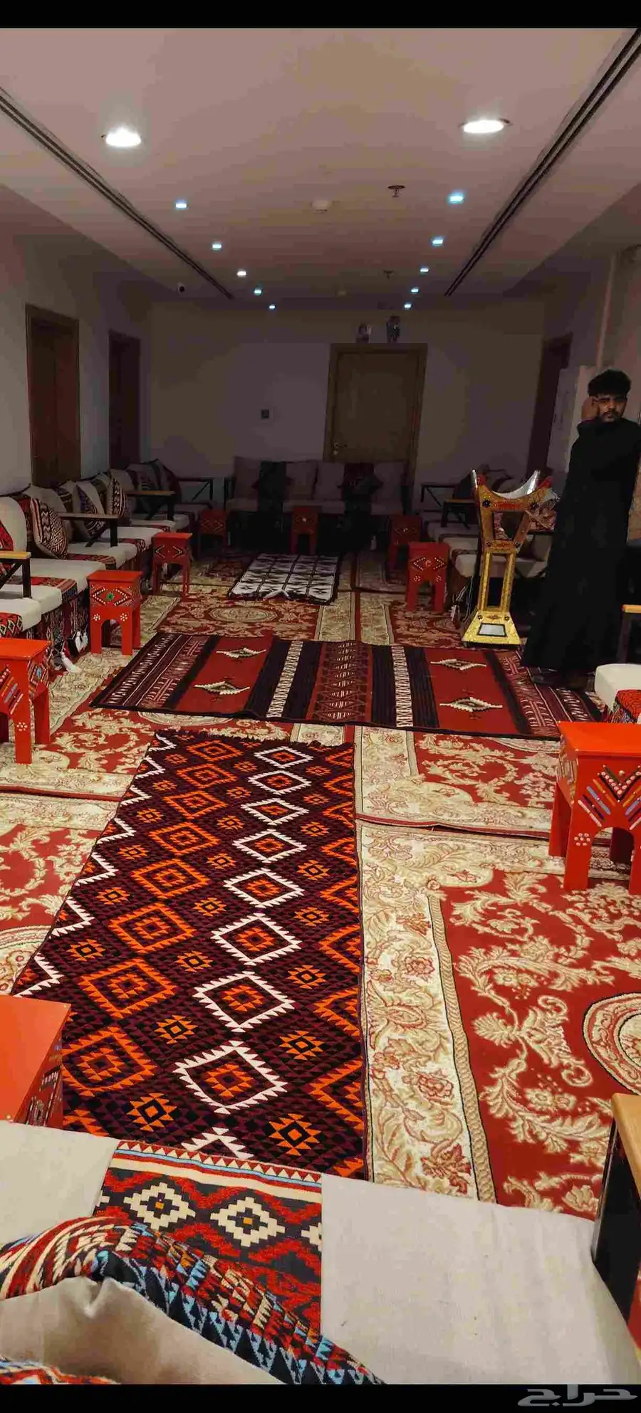 تاجر كنب تاجير جلسات شعبيه تاجير طاولات وكراسي 9