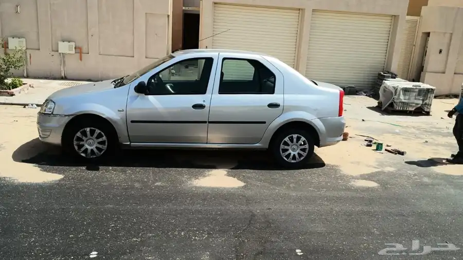 رينو لوجان 2015 4