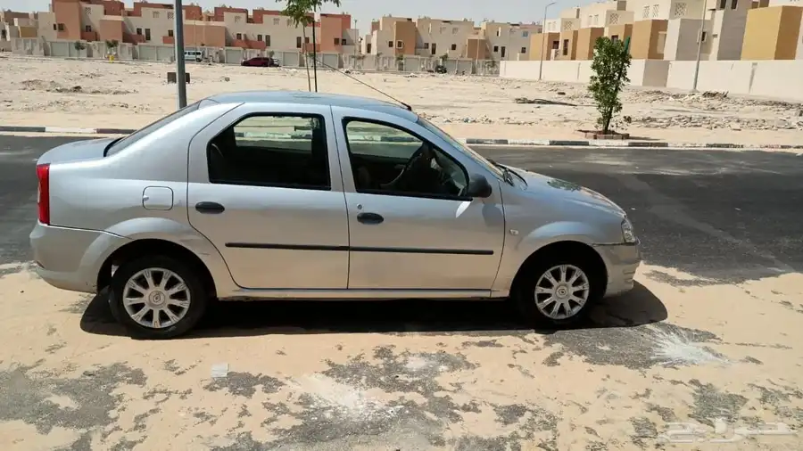 رينو لوجان 2015 3