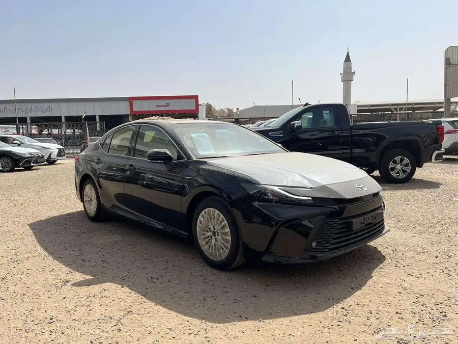 معرض البحرالعربي تويوتا كامري اي بلاس هايبرد 2025 1
