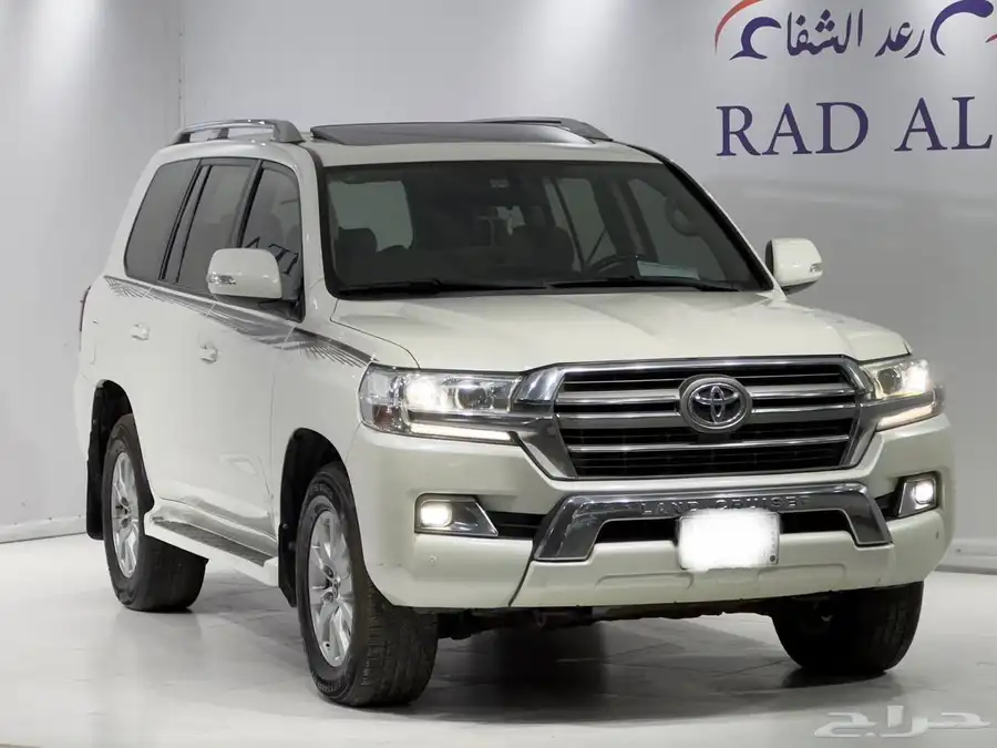 لاندكروزر GXR فل كامل ديزل 2019 3