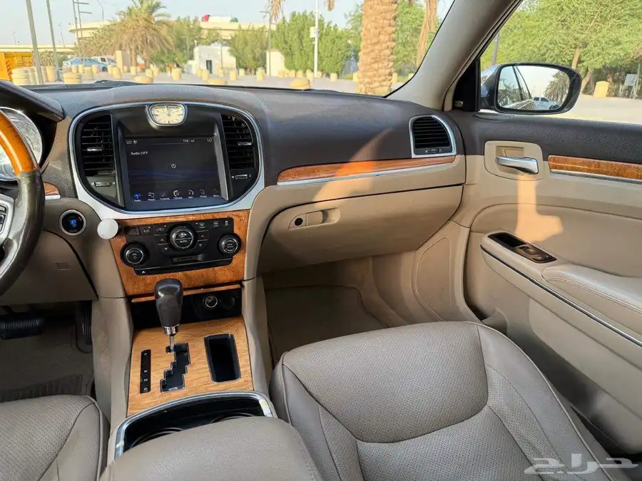 كرايسلر الطراز 300 5