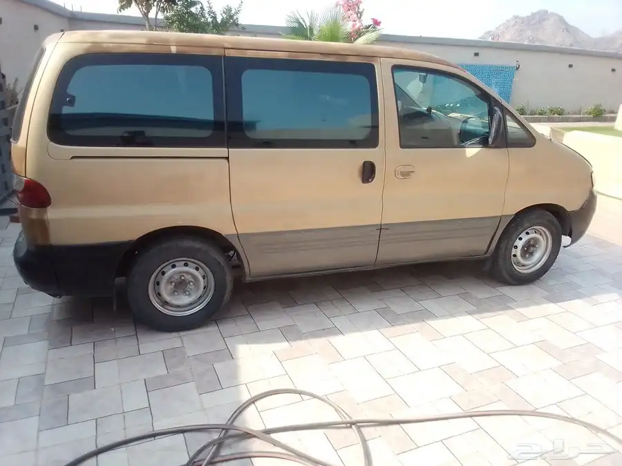 سيارة موديل H1. 2003 السعر 8000 سيارة ماشة الحمد لله 6
