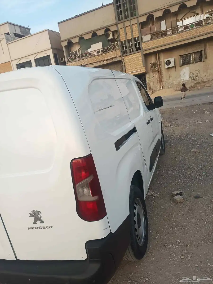 بيجوا مديل 2022 ديزل الممشى 290الف 1