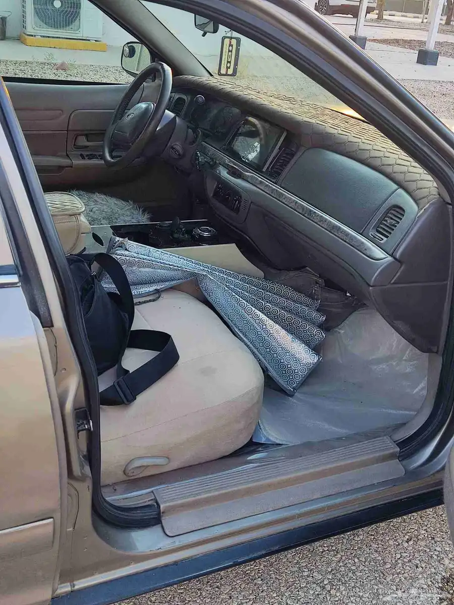 فورد كراون فكتوريا 2001 8