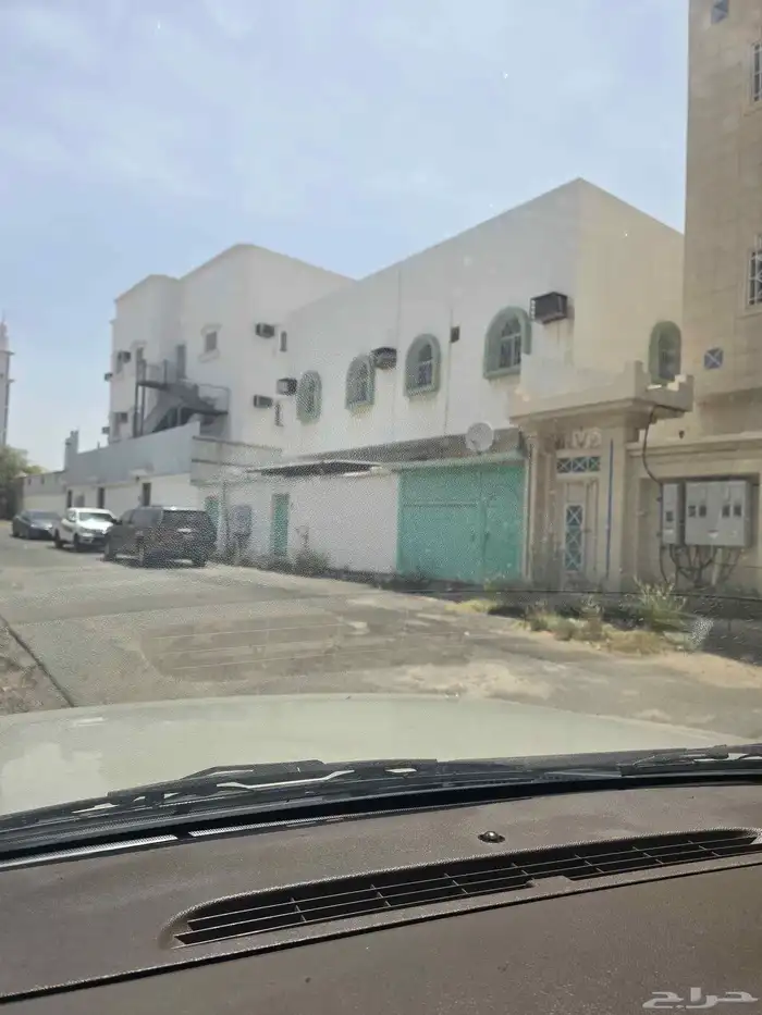 عمارة استثماريه للبيع بمخطط هيف 2
