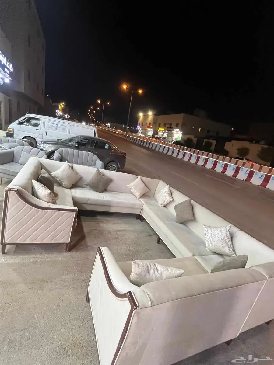 كنب مجالس  اثاث ومفروشات  طاولات طعام وخدمة  غرف نوم  مطابخ 1