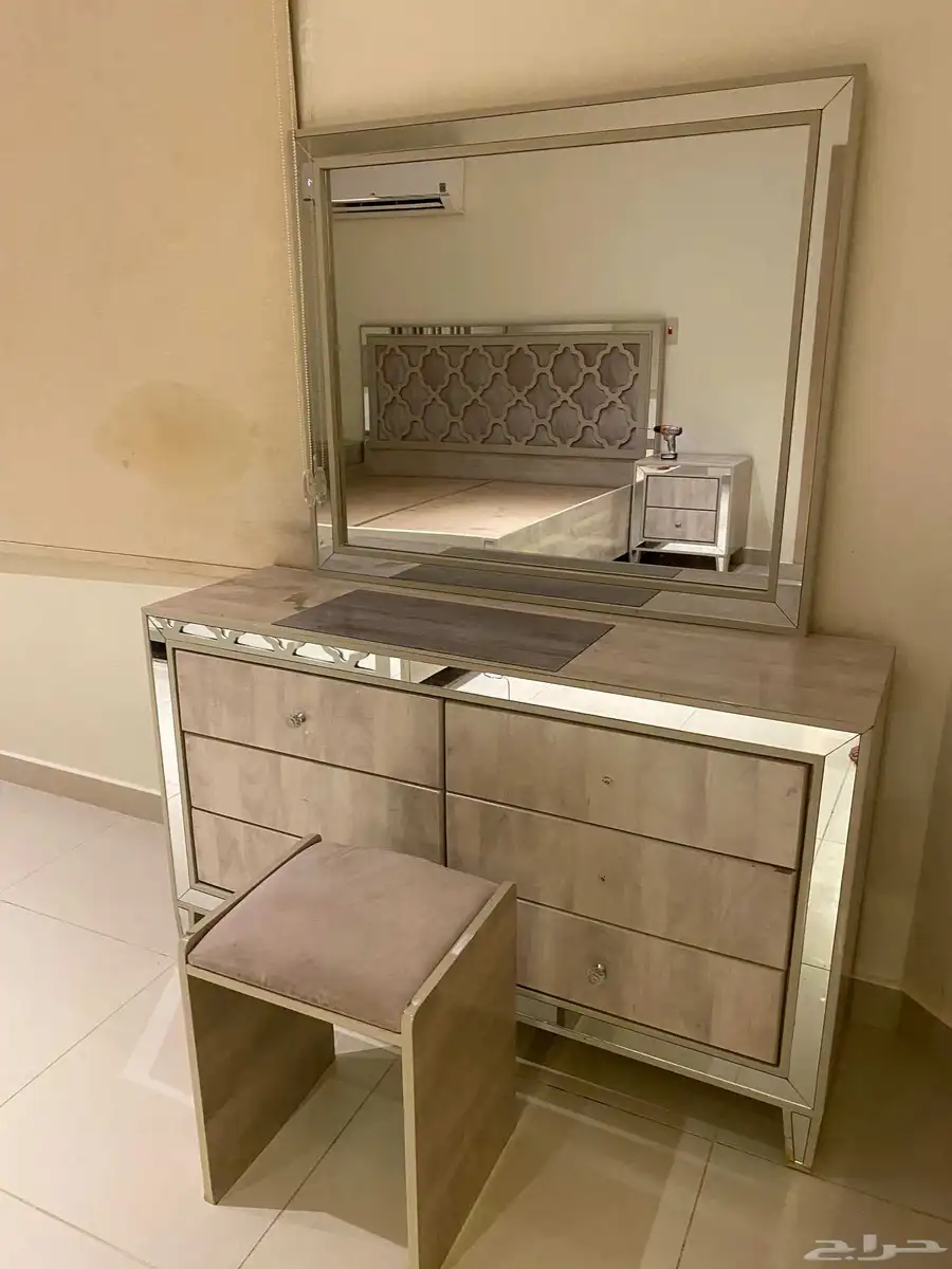 كنب مجالس  اثاث ومفروشات  طاولات طعام وخدمة  غرف نوم  مطابخ 27