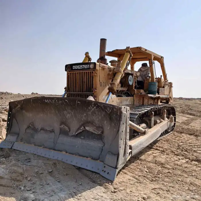 بلدوزر 155 للإيجار في الدوادمي وماحولها 1