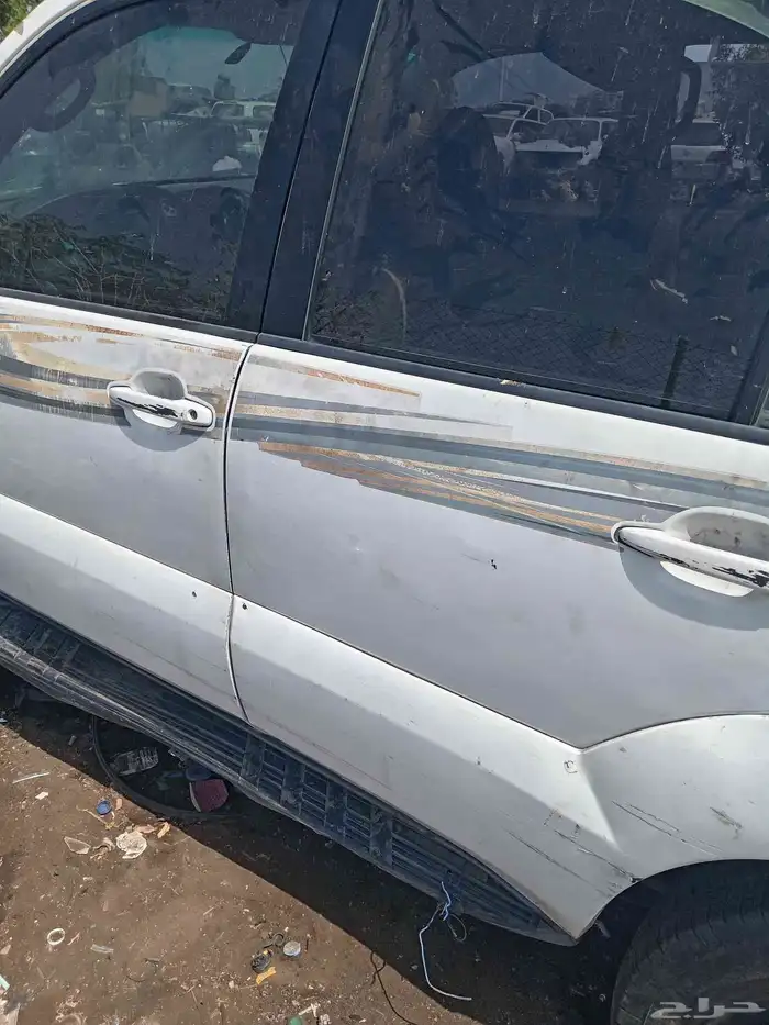 يوجد لدينا قطع غيار برادو 5