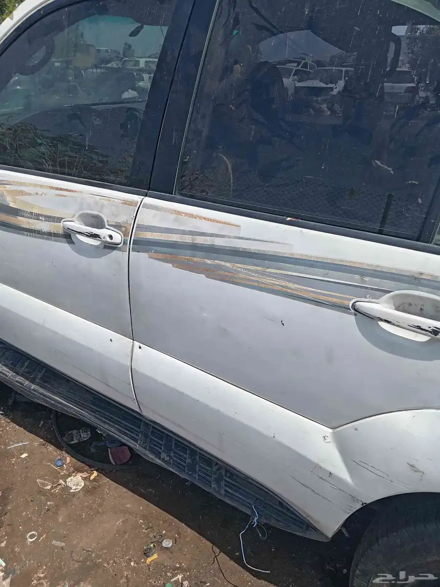 يوجد لدينا قطع غيار برادو 5