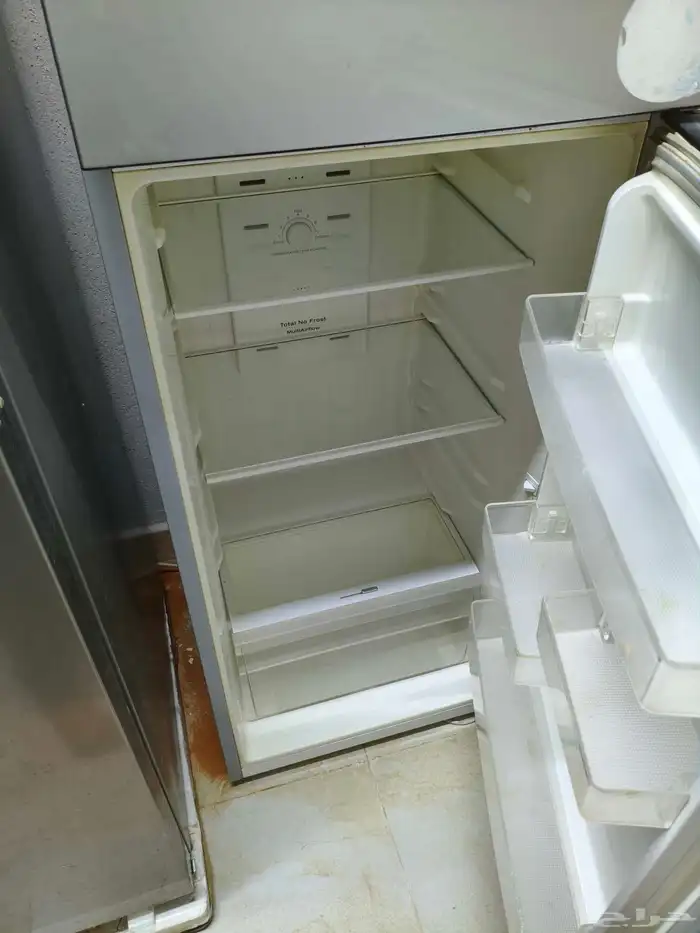 ثلاجه هاس 8 قدم استخدام خفيف جدا للبيع 1