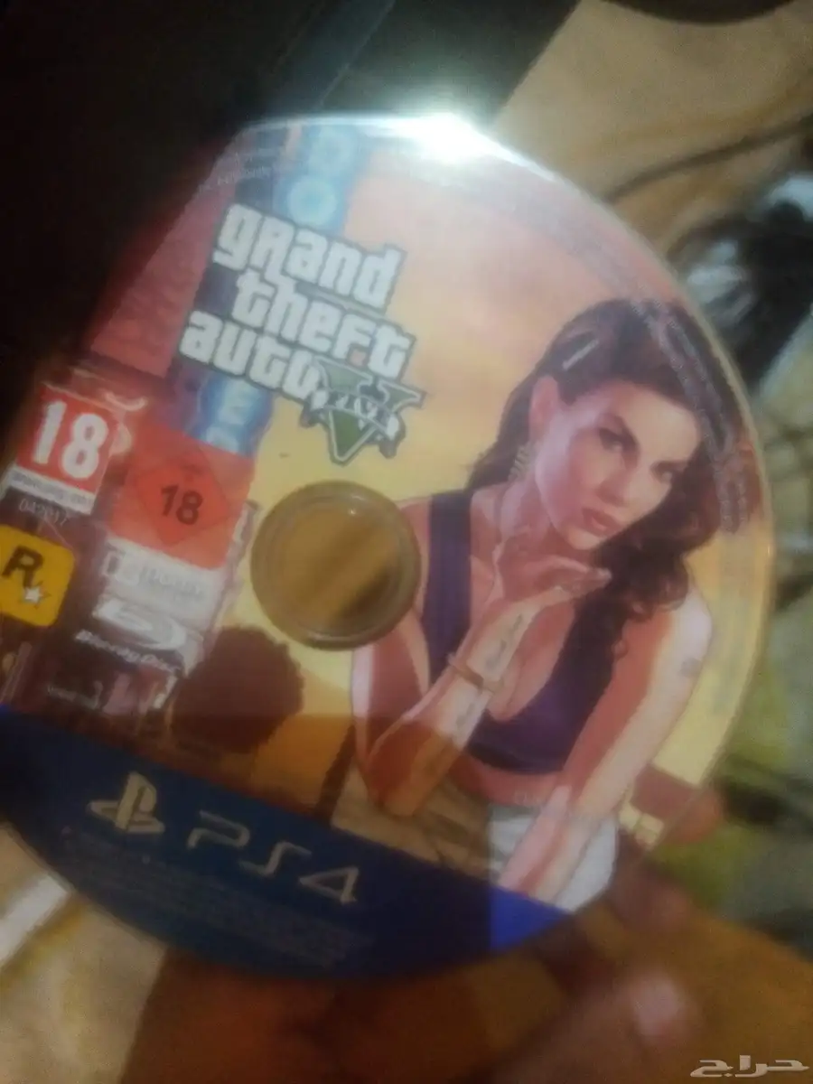 سوني 4 معاه حسابه للبيع مستعجل معاه حساب 3 ايادي وشريط GTA 2