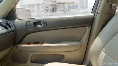 البيع قطع غيار تشليح لكزس LS400 موديل 2000 5