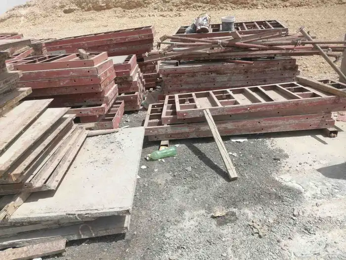 طبالي جدار استنادي العدد تقريبا 80 الطول 240 سم العرض 120 سم 5