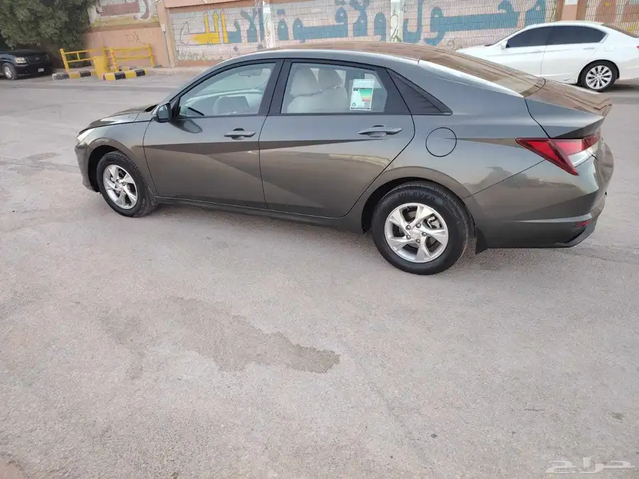 النترا موديل 2022نص فل نظيف للبيع ماكينه 2000السياره شرط 1