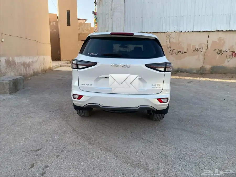 ايسوزو MUX 2023 فل كامل دبل index