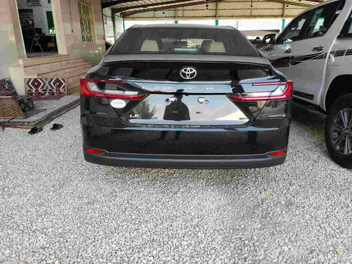 تويوتا كامري LE 2025 2