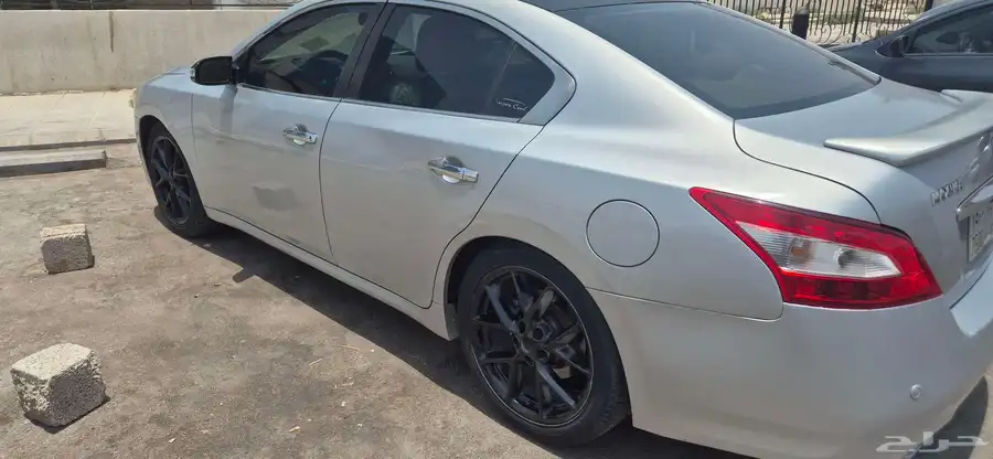 Nissan Maxima 2010 3